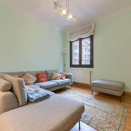 Encanto Y Confort En Calle Epalza - Tu Familia En El Corazon De Bilbao