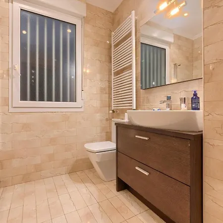 Encanto Y Confort En Calle Epalza - Tu Familia En El Corazon De Apartman Bilbao