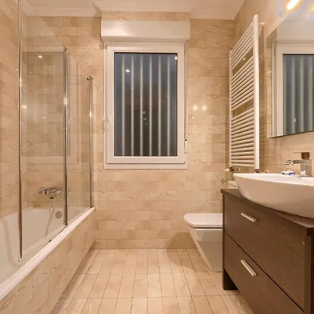 Encanto Y Confort En Calle Epalza - Tu Familia En El Corazon De Daire *