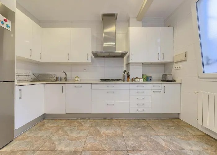 Encanto Y Confort En Calle Epalza - Tu Familia En El Corazon De Apartment