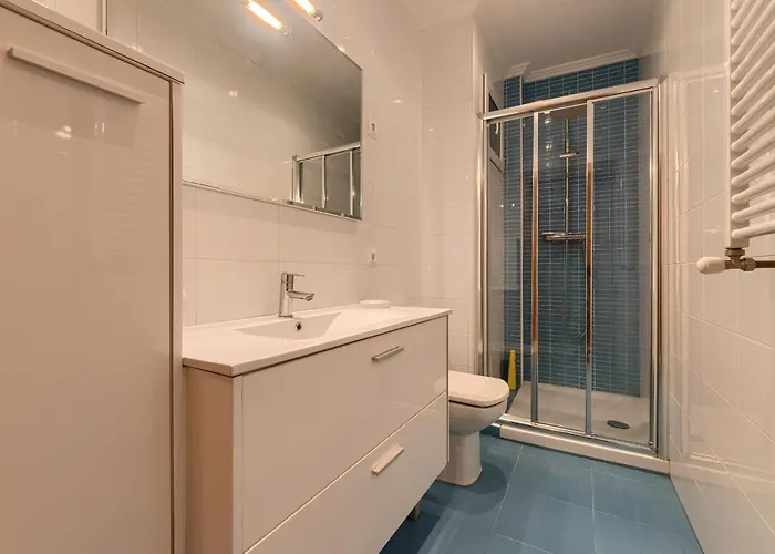 Encanto Y Confort En Calle Epalza - Tu Familia En El Corazon De *