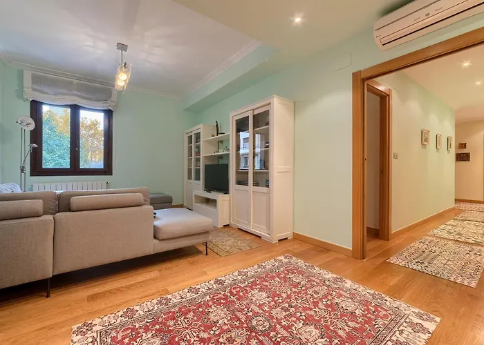 Encanto Y Confort En Calle Epalza - Tu Familia En El Corazon De * Bilbao