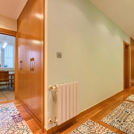 Encanto Y Confort En Calle Epalza - Tu Familia En El Corazon De *