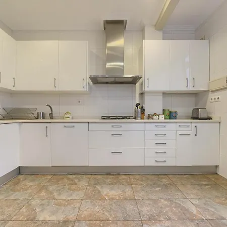 Encanto Y Confort En Calle Epalza - Tu Familia En El Corazon De Apartman
