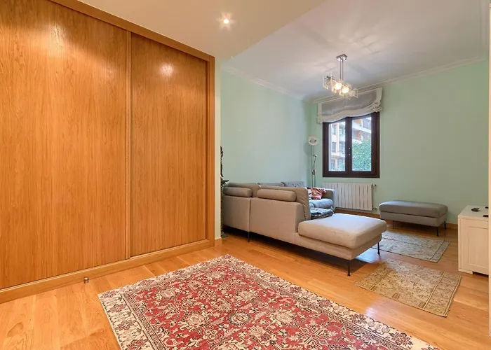 Encanto Y Confort En Calle Epalza - Tu Familia En El Corazon De